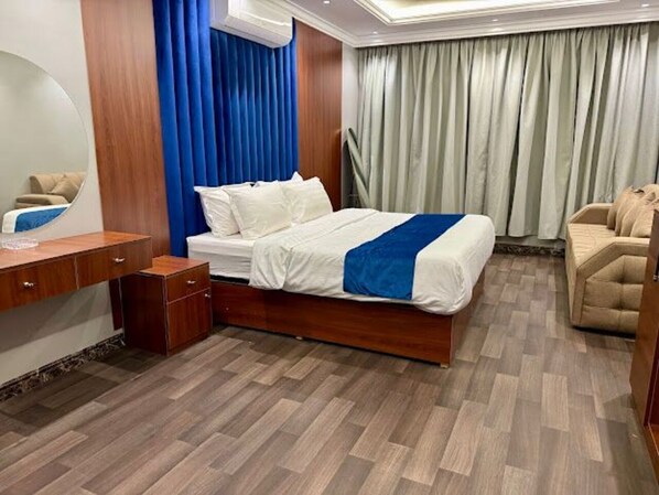 Room | Iron/ironing board, free WiFi