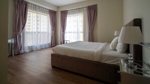 Luxury Apartment, Sea View - Phaedrus Living Bahar Coastal Seaview Apartment (Dubai)