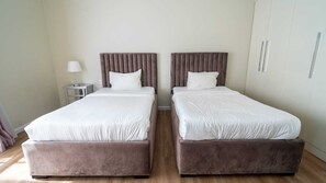 Luxury Apartment, Sea View - Phaedrus Living Bahar Coastal Seaview Apartment (Dubai)