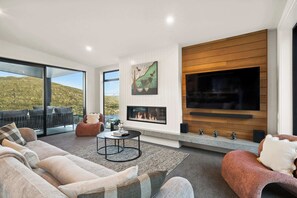 TV, fireplace, offices