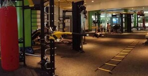 Habitación, 1 habitación, con acceso para personas discapacitadas, para fumadores | Sala de fitness