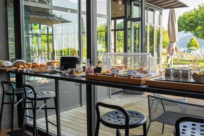 Daily buffet breakfast for a fee - Le Petit Létraz (Duingt)