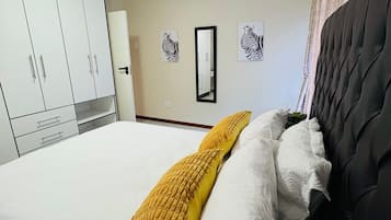 2 bedrooms, iron/ironing board, WiFi, bed sheets