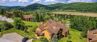 Ski-in/out Condo, Queen Bed + Fireplace