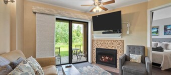 SnowPine Condo, Queen Bed, Fireplace