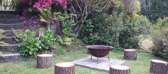 Paradise Valley Getaway - Farm Cottage with Stream