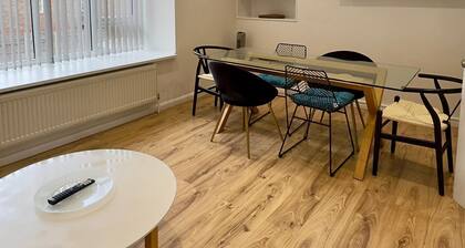 3-bed London apt w/ free parking