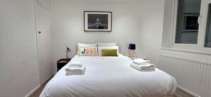 3 chambres, fer et planche à repasser, accès au Wi-Fi (inclus)