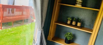 4-bed Seaside Caravan Free Wifi Pet Frie
