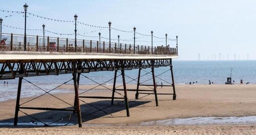 4-bed Seaside Caravan Free Wifi Pet Frie