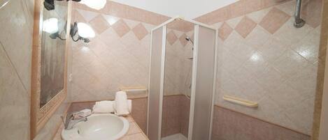 Standard Apartment, Multiple Bedrooms (Rusciu Te Lu Mare Apartment) | Bathroom