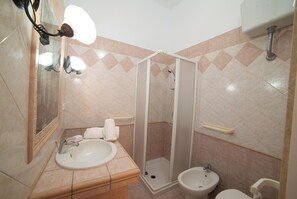Standard Apartment, Multiple Bedrooms (Rusciu Te Lu Mare Apartment) | Bathroom | Shower, bidet, towels, soap