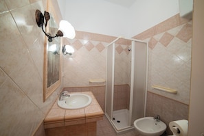 Standard Apartment, Multiple Bedrooms (Rusciu Te Lu Mare Apartment) | Bathroom | Shower, bidet, towels, soap