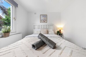 2 quartos, Wi-Fi de cortesia, roupa de cama