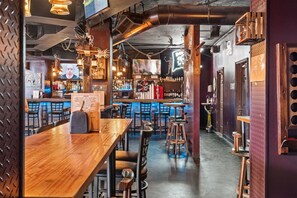 Bar (on property) - Follow the Moon Villa, St Regis Oceanfront in Topsail (North Topsail Beach)