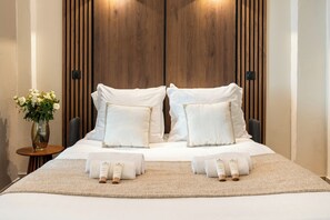 Apartemen Standar, pemandangan halaman | Area keluarga | Smart TV 80-cm dengan saluran TV digital