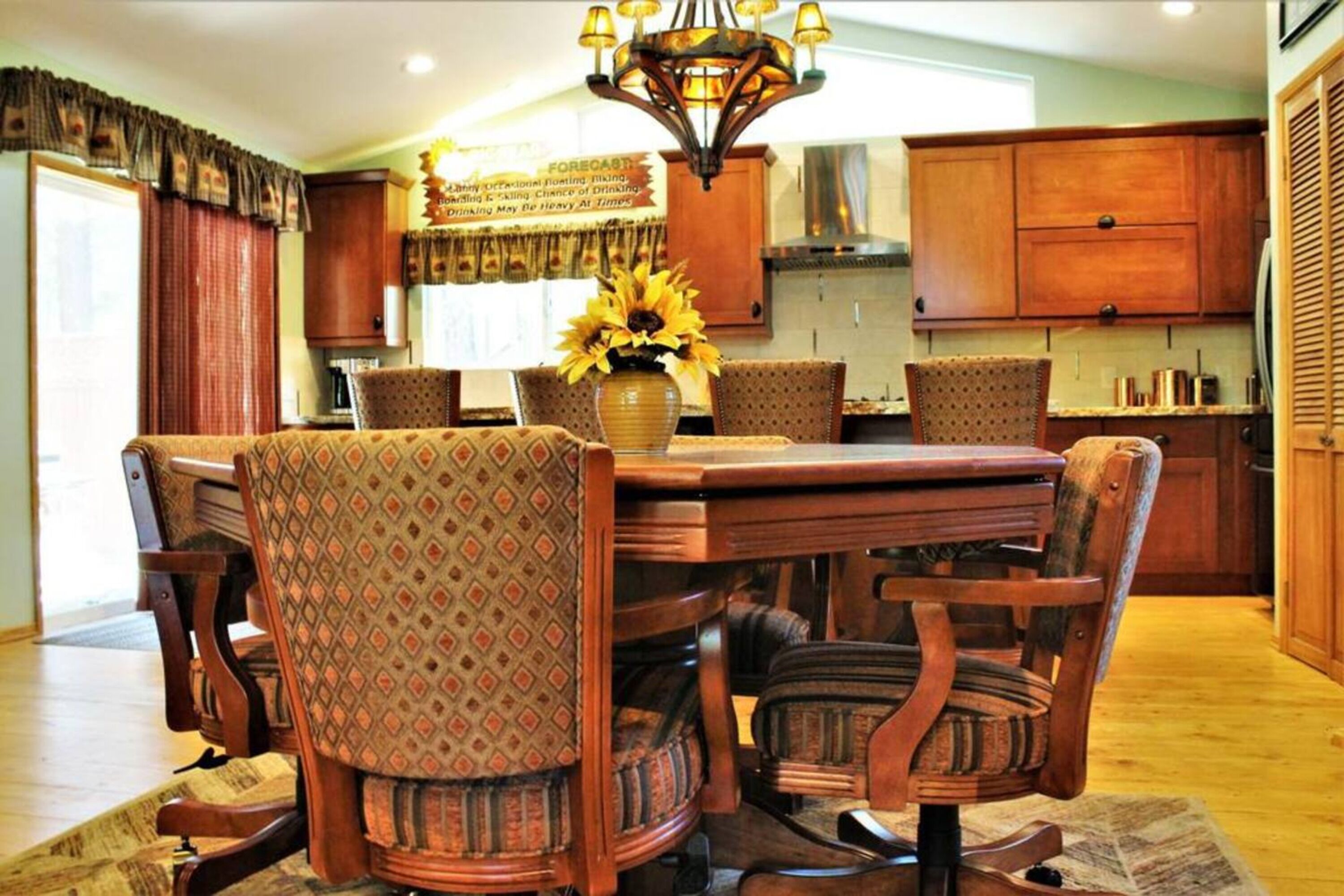 Signature Cabin, 2 Bedrooms, Patio | In-room dining