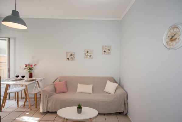 Apartment, Smoking