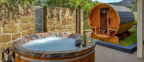 Outdoor spa tub