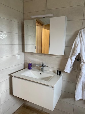 House, 2 Bedrooms, Mountain View | Bathroom