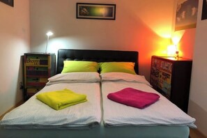 1 slaapkamer, een strijkplank/strijkijzer, wifi, beddengoed