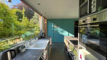 Microwave, oven, stovetop, dishwasher