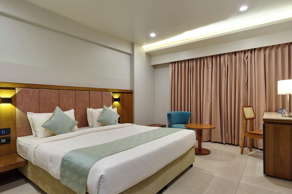 Premium Double Room, City View | Premium bedding, desk, laptop workspace, soundproofing