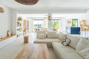 TV - Villa d'exception - La Tahitienne - Piscine (Marseille)