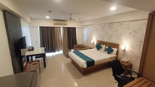 Cozy Super Deluxe Studio with Full Kitchen