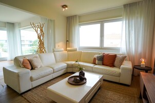 3 bedrooms, Internet