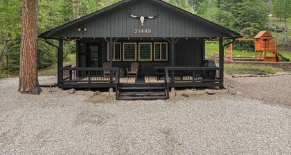 Cozy Cabin Near Trails, Large Parking Area, Hot Tub, 1/4 Mile off Highway!
