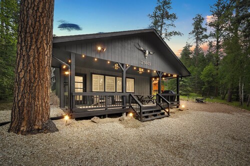 Cozy Cabin Near Trails, Large Parking Area, Hot Tub, 1/4 Mile off Highway!