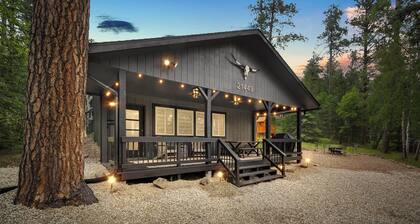 Cozy Cabin Near Trails, Large Parking Area, Hot Tub, 1/4 Mile off Highway!