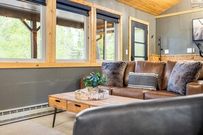 Smart TV, fireplace - Cozy Cabin Near Trails, Large Parking Area, Hot Tub, 1/4 Mile off Highway! (Lead)