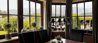 Lovingly furnished, family-friendly apartment with a view of the mountains!