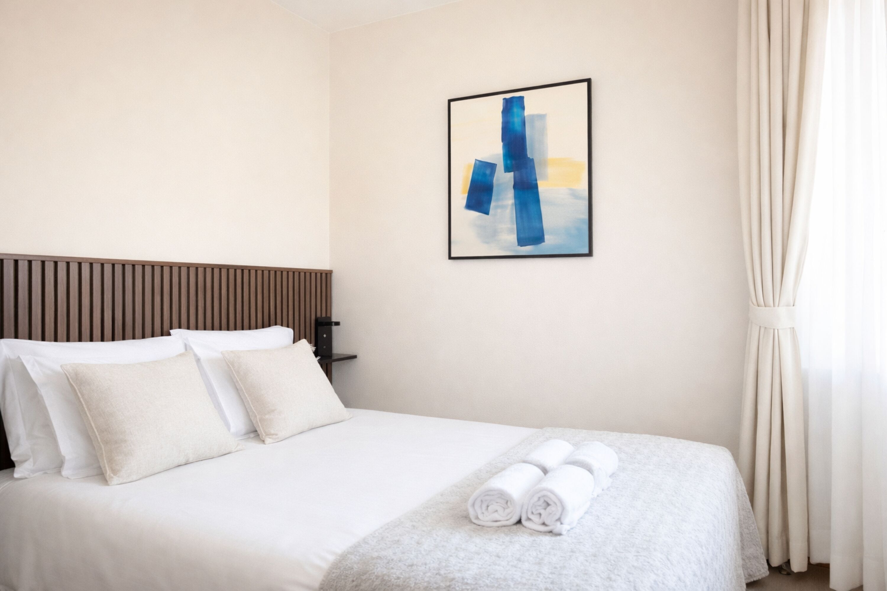 Iron/ironing board, travel cot, free WiFi, bed sheets