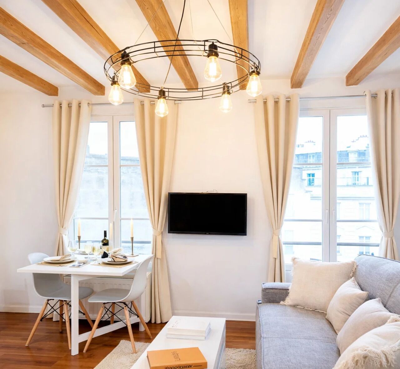 Appartement Supérieur, vue cour intérieure | Coin séjour