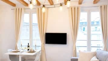 Appartement Supérieur, vue cour intérieure | Coin séjour