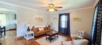 Hilltop Hideaway-charming 2 bedroom home, family friendly, WiFi , AC ,