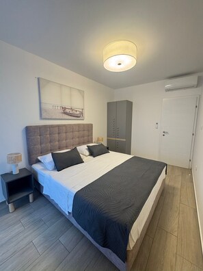 4 slaapkamers, een strijkplank/strijkijzer, wifi, beddengoed