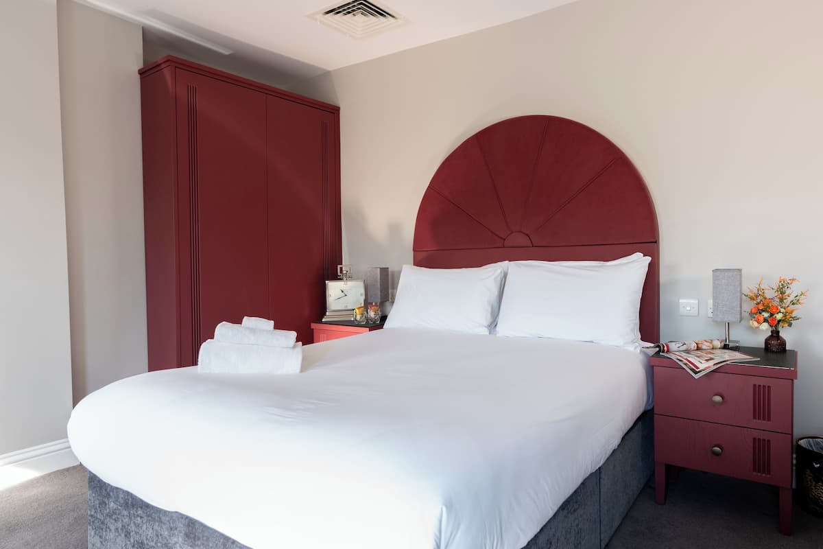 Iron/ironing board, free WiFi