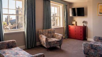 Classic Studio, Kitchenette, City View | Iron/ironing board, free WiFi