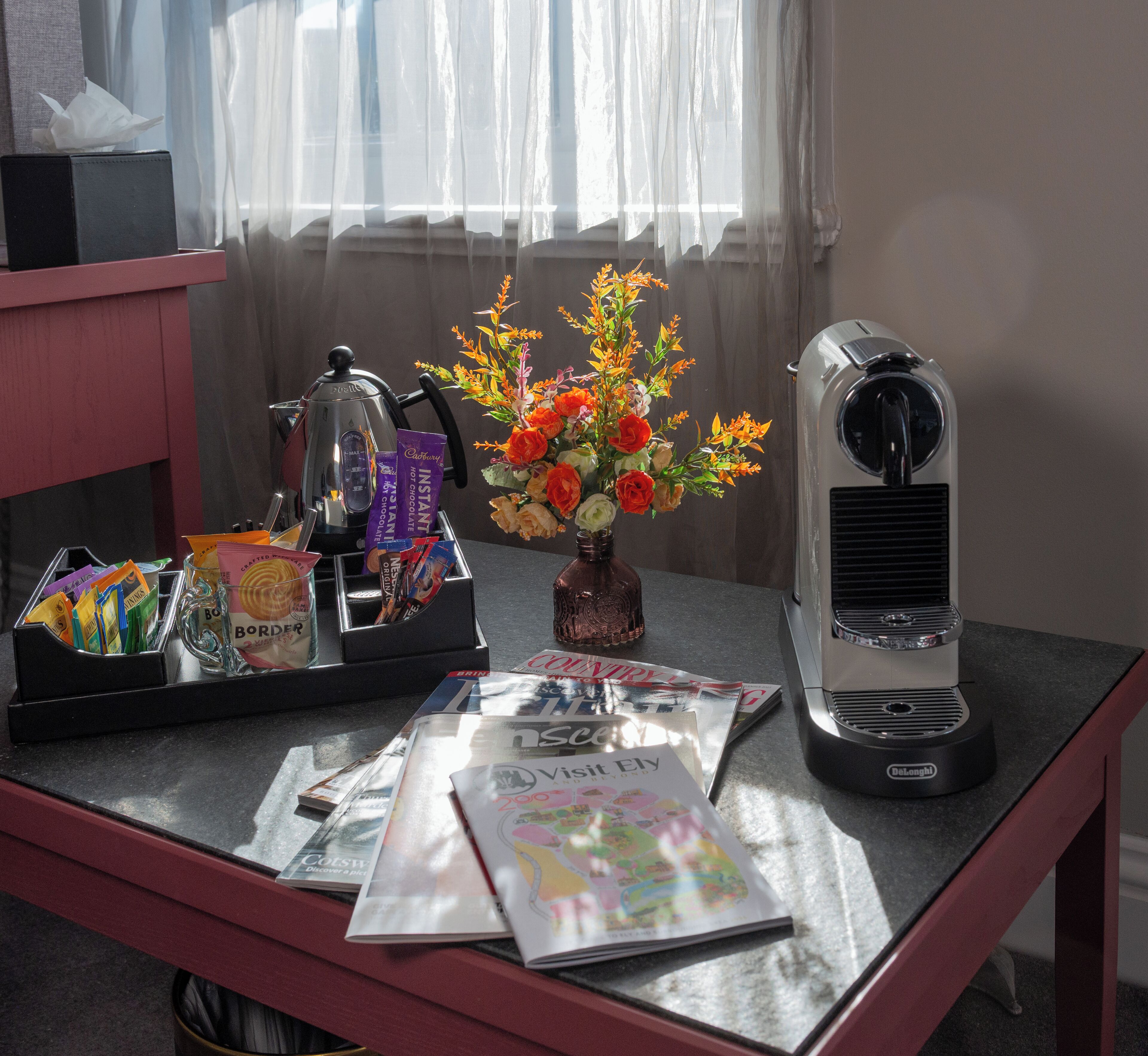 Standard Studio, Kitchenette | Coffee and/or coffee maker