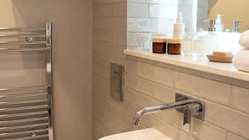 Appartement Classique, 1 chambre, coin cuisine | Salle de bain | Douche, sĂšche-cheveux, serviettes fournies, savon