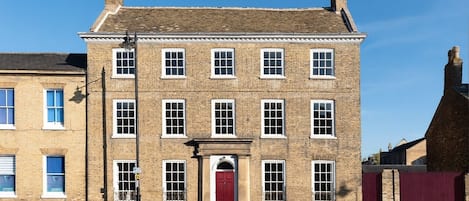 Facciata della struttura