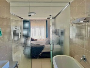 3 dormitorios, tabla de planchar con plancha, wifi y ropa de cama