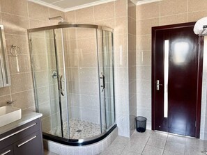 Bruser, håndklæder, Toiletpapir