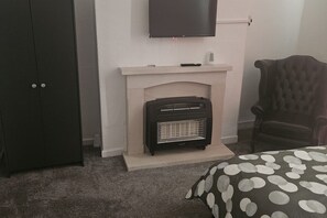 3 chambres, fer et planche à repasser, accès au Wi-Fi (inclus)