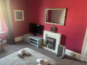 Deluxe Double Room, Harbor View | Blackout drapes, iron/ironing board, free WiFi - The Waterfront (Tarbert)