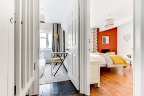 2 bedrooms, WiFi - Alice Cottage By The Sea (Brighton and Hove)